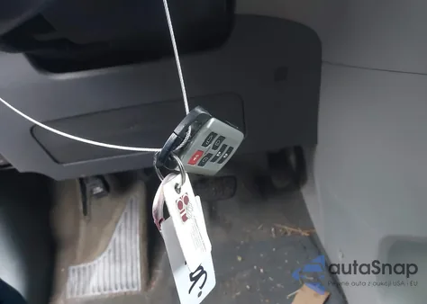 2016 Toyota Sienna Xle 8 Passenger z USA, uszkodzony, nr VIN 5TDYK3DC4GS721190